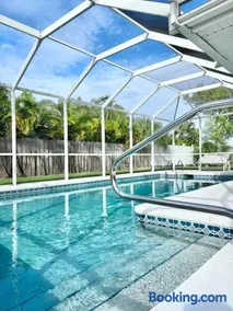 Spacious Family Home w Pool 4BR 3bath Beach nearby - Image 3