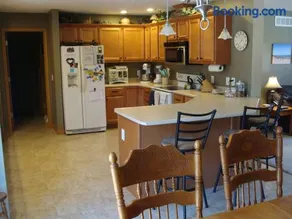 4 Bedroom/2 Bath Home 20 Acres of Woods - Hot Tub - Image 1