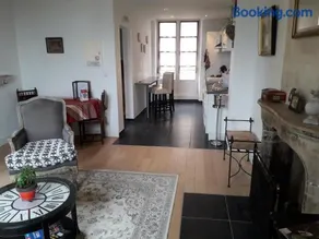 Petite Maison Romantique au calme, Cœur Historique, vue Ville et Jardin - Image 2