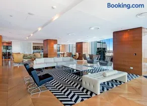 Broadbeach Luxury Oracle Tower 1 Apartment 2Bed 2Bath 1 Car - Image 2