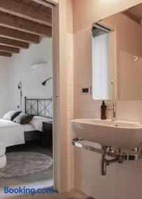 Jolie Maison by Villa Porta Collection - Image 1