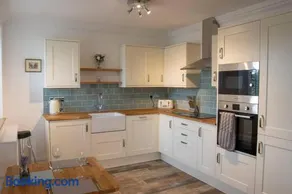 Grapevine Getaway - Image 3