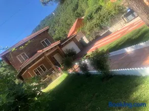CHALET EN EL CORAZÓN DE LA SIERRA DE GREDOS, PINAR DE LA ATALAYA-TIEMBLO - Image 2