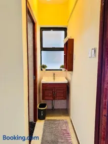 Cozy one bedroom retreat in Kilimani - Image 2