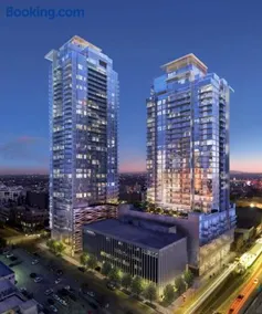 Level Los Angeles - Downtown Flower - Image 1