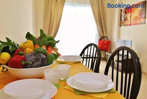 Makenzy Apartment - Image 2