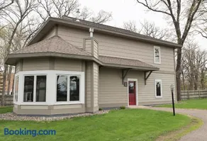 Lakeside Gull Lake Condo, Playground, Firepit, Boat Rentals - Image 1