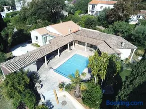 Villa 4* avec piscine dans le bas du village de Bormes - Image 3