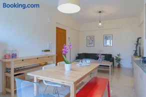 Bright Apt Close to the Beach - Image 4