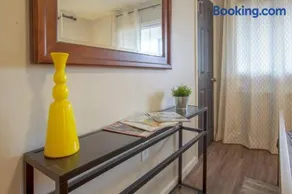 Beautiful One Bedroom City Oasis - Image 1