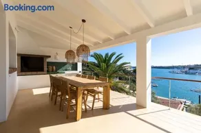 Villa Primavera Renovated Seaview Villa in Mahon - Image 1