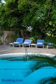 Maweni House - Beachfront, Pool, AC & Cook - Image 5