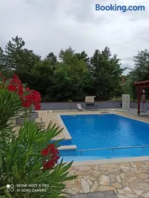 two studio apartmans whit big pool - Image 4