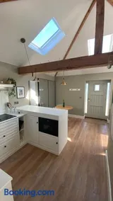Cosy Luxury Cotswold Retreat - Image 2