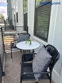 1280 Bungalow - Image 4