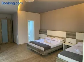Imperial Hotel - Image 3