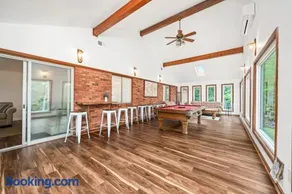 Dream Estate with Pool, Bonfire & 100 Acres Nature - Image 1