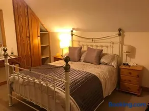 Charming 3-Bed Detached Cottage with Scenic Views - Image 4