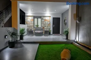 George luxury stone apartment - Image 3