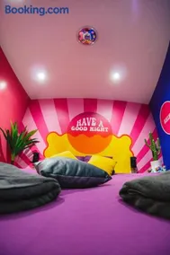 Capsule Boogie-Woogie - JACUZZI - SAUNA - BILLARD - JEUX - ECRAN GÉANT - FILET SUSPENDU - NETFLIX - Image 3