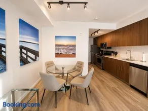 Perfect Brand New Condo Downtown Sidney - Image 2