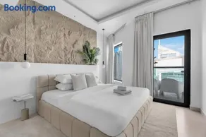 GuestReady - 3BR | Luxury High-Rise Escape - Image 2