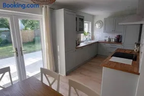 Modern house for your seaside getaway - Image 3