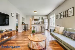 Private home in the heart of Minneapolis - Image 1