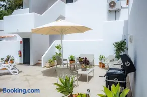 White suites - Image 4