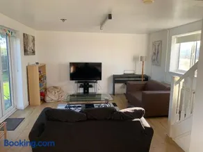 1 Bedroom annex, private bathroom, peaceful area - Image 2