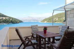 THE VIEW - Image 4