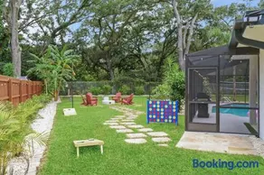 Backyard Games, Fire Pit, Heated Pool, Near Beach - Image 2