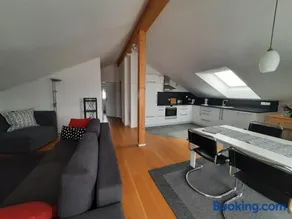 Apartment Strawberry - Image 1