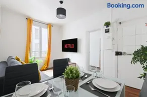 Heart of Paris 1BR-4P Tour Eiffel 8 Free Netflix - Image 1