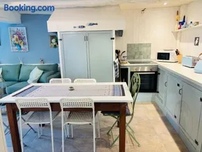 2 Bedroom Cottage - Sleeps 6 - Pool - Garden - Image 4