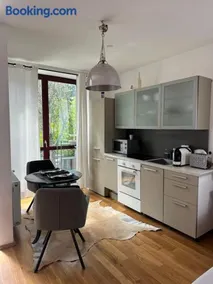 MODERN LUXURY FOREST APARTMENT - 30 mins to center - Image 2
