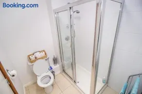 5 Star Luxury Apartment in the Heart of Galway City - Image 4
