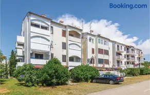 Two-Bedroom Apartment In Cervar Porat - Image 3