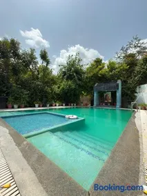 JIMOJI FOREST VILLA 966O9O1OO6 ULTIMATE 5BHK WITH INFINITY POOL JUST 6km FROM Shreenathji Temple By SK - Image 1