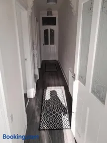Lyndon house - Image 2