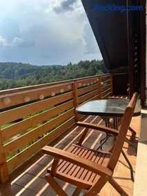 Green Breeze - Private Hot Tub Retreat - Image 2