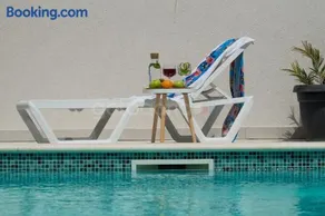 Villa Smaragd - Perle - Luxury Apartments With Shared Pool - Image 1