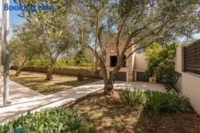 Pool House Olive - Happy Rentals - Image 3