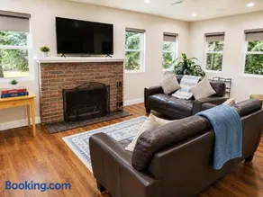 Peaceful Forest Retreat Near JBLM & Seattle - Image 2
