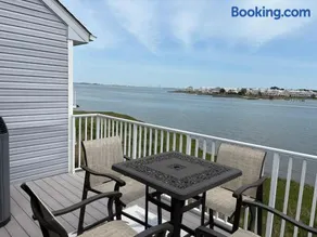 Bethany Bay Condo with Shared Pool High Speed WiFi Bay View & Central AC - Image 3