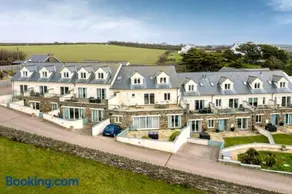 Apartment by the beach, sea views - Image 2