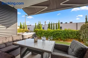 Pure Bliss Villa With Jacuzzi - Happy Rentals - Image 4