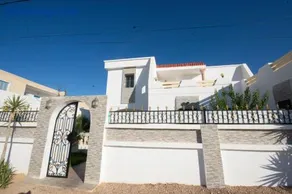 Villa Meublée Avec Piscine Et Abri De Voiture - Image 1