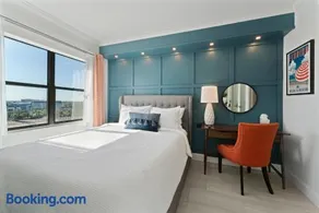 Stunning Terrace Apartment Near Universal - Image 2