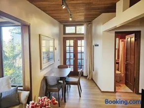 Private 2BR Amazing Lake Sammamish Views - Image 1